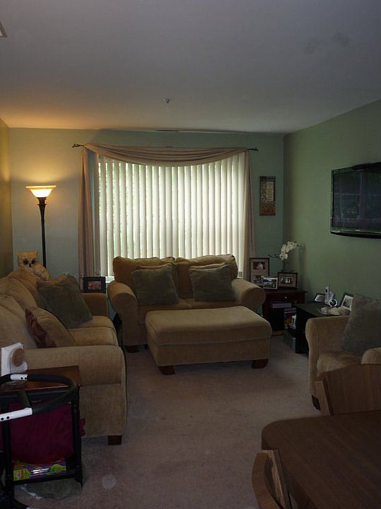 Seasons Glen - 2 BR + 1 Bath
