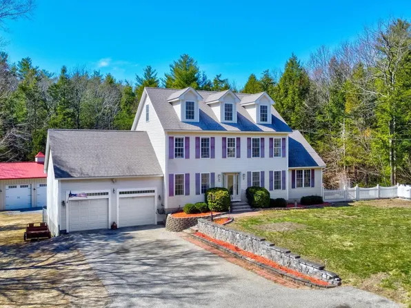 10 Ann Logan Circle, Raymond, NH 03077