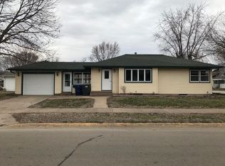 804 8th Ave S, Clinton, IA 52732