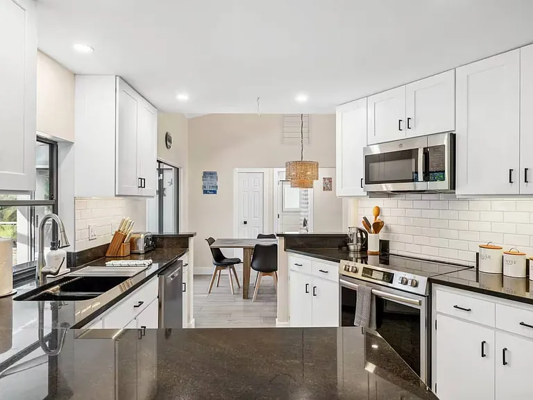 2267 Pine View Cir — Photo 11