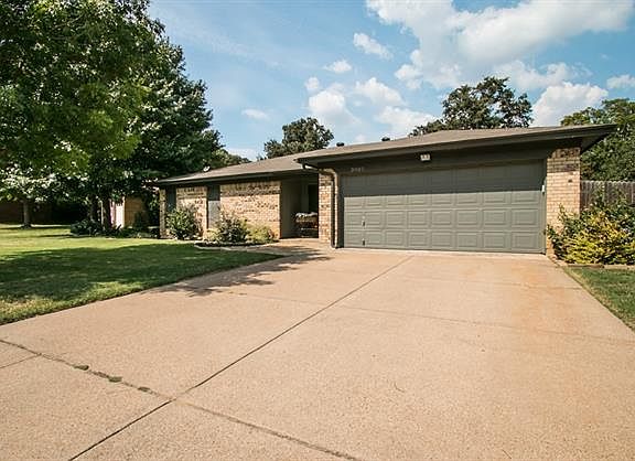 2nd image of 3805 Mahonia Ct