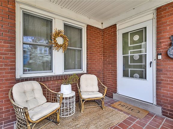 4th image of 330 Elizabeth Ave