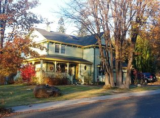1004 Rockfellow Dr, Mount Shasta, CA 96067