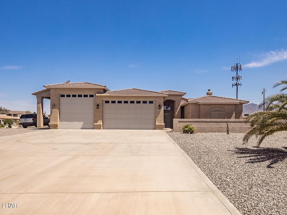 1st image of 3625 Desert Rose Dr