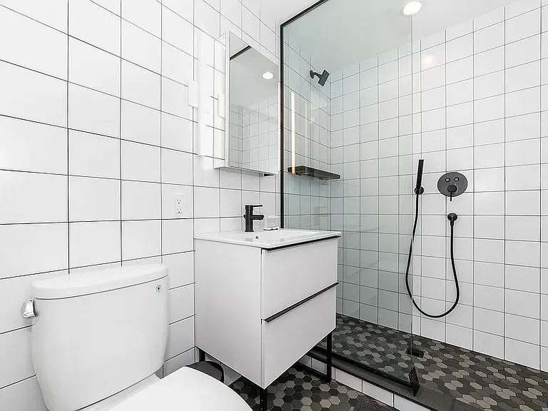 165 N 5th St #301 — Photo 9
