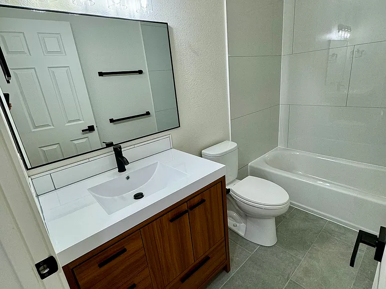 1729 Madison St #3 — Photo 20