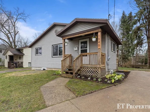 1040 Griggs St SE, Grand Rapids, MI 49507