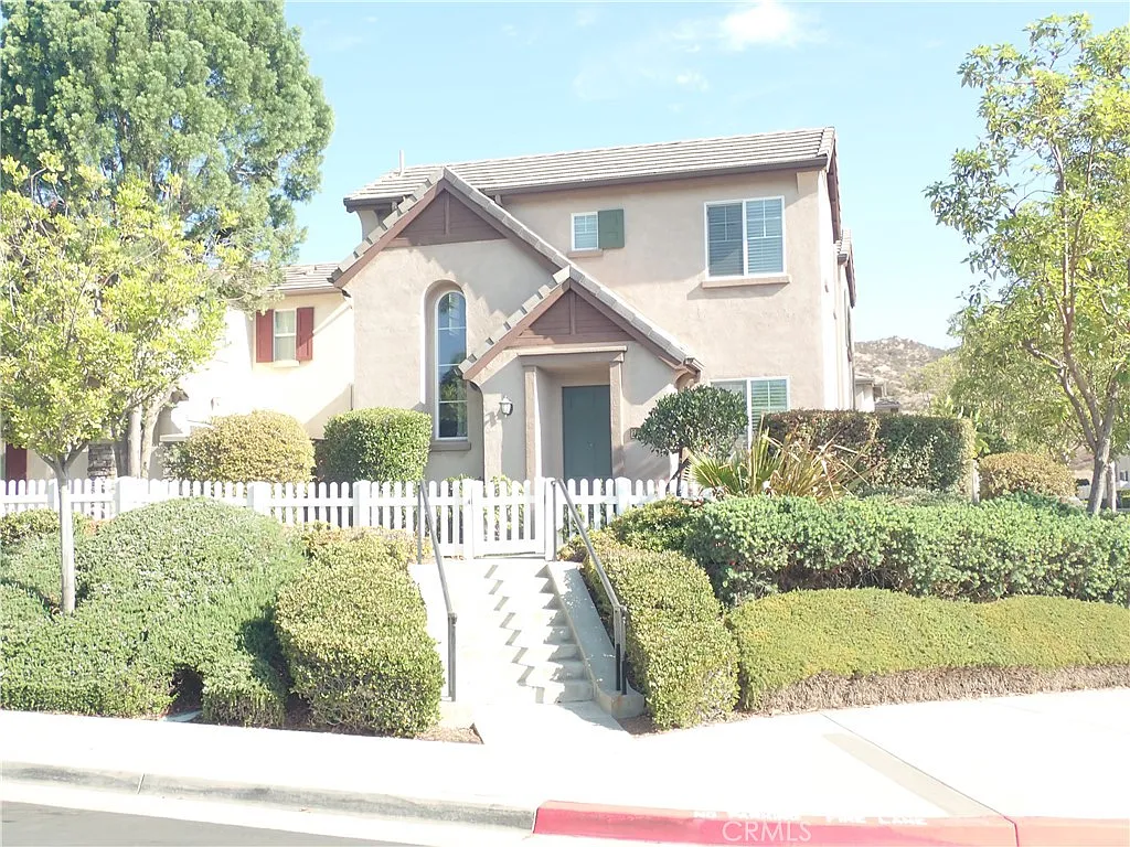 3 bed, 3.5 bath, 1797 sqft, $2,950 — Photo 1