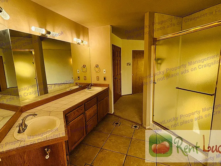 5216 Ridge Dr NE — Photo 23