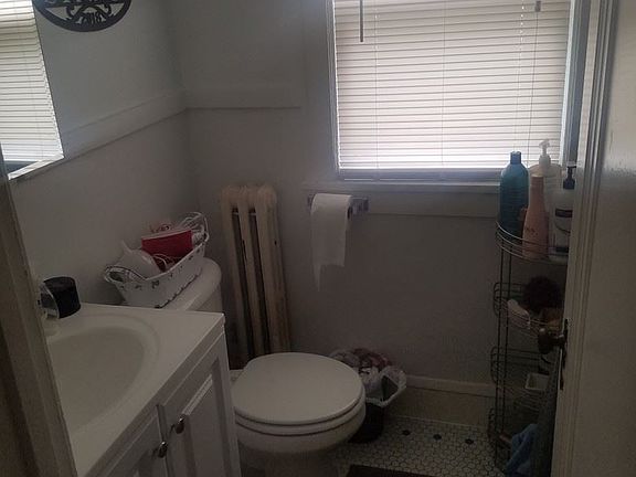 5th image of 2704 Blaisdell Ave S #106