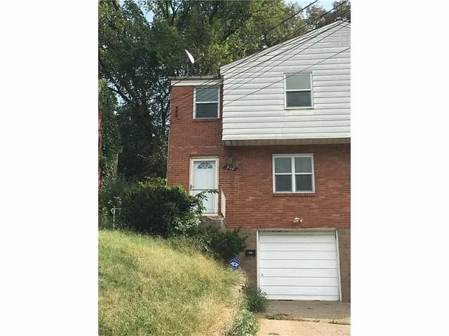 918 Oranmore St photo 1