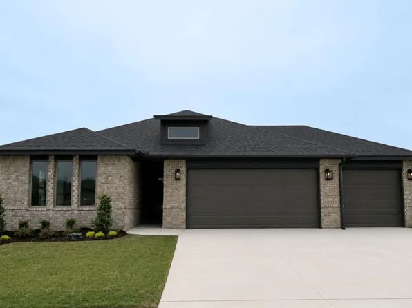 3305 Gunnison River Dr, Yukon, OK 73099