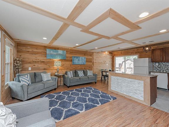 4th image of 203 Oak Tree Ln