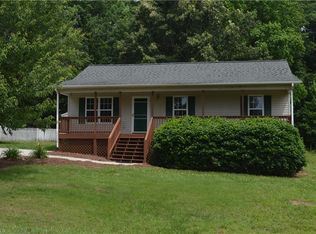 3 Savannah Ln, Thomasville, NC 27360