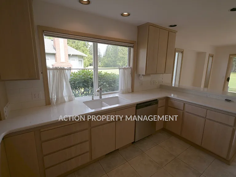 292 Foursome Dr — Photo 17
