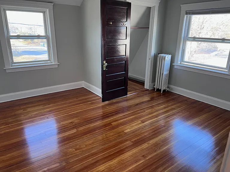 121 Oakland St — Photo 23