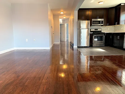 Rented by Hillel Realty Group | media 4