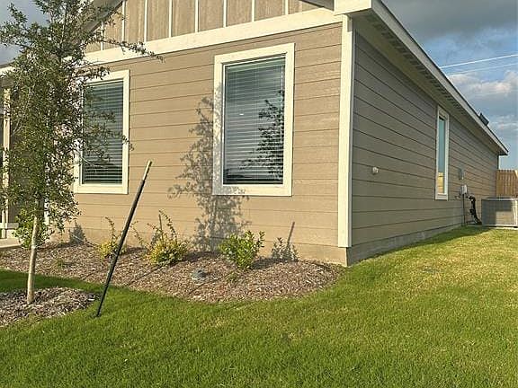 2nd image of 6747 Coulter Dr