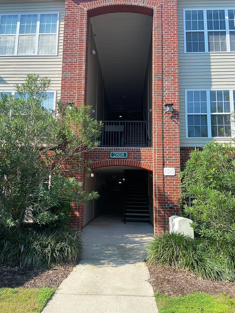 Bellingham Park 2 Bedroom Condo — Photo 2