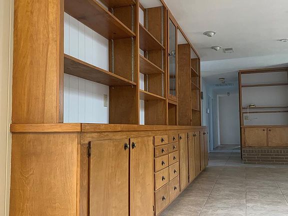 4th image of 5605 Kermit Ave