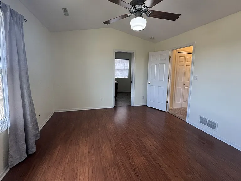 2723 Hampton St — Photo 5