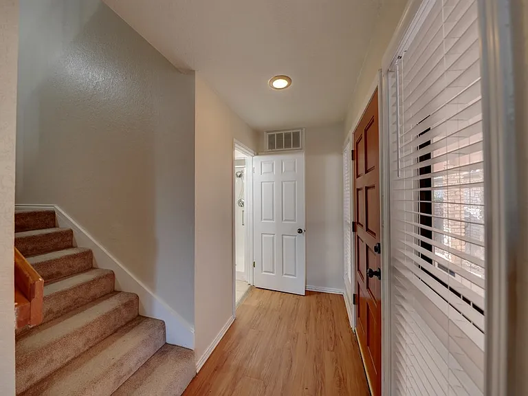 2745 Bandera Hwy — Photo 8