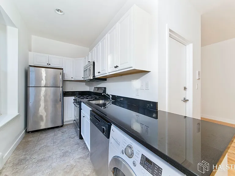 142 Court St #3 — Photo 3