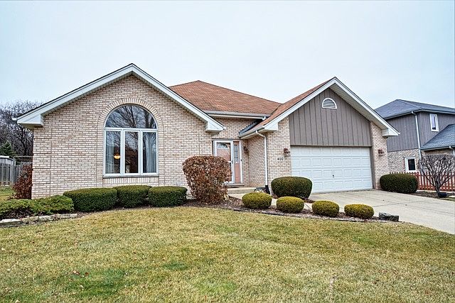 1st image of 400 Wexford Dr