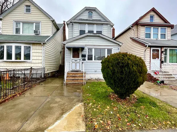 9205 Vanderveer St, Queens Village, NY 11428