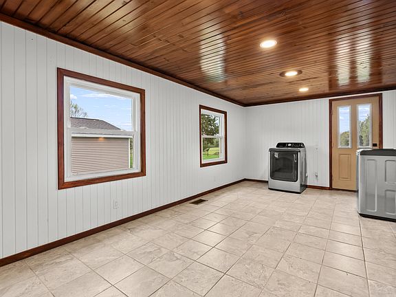 4th image of 10635 W West Ave