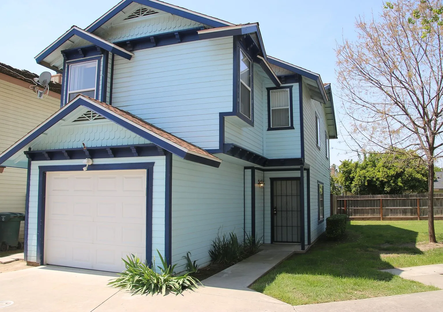 Cozy Home for rent in Visalia — Photo 1
