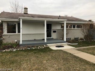 22519 Dale Allen St, Clinton Township, MI 48035