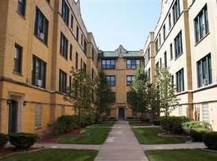 2333 N Spaulding Ave #2B, Chicago, IL 60647