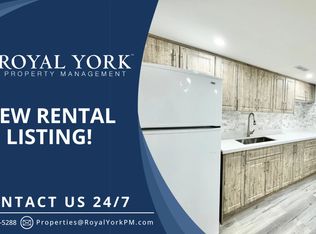 3222 Trelawny Cir #3, Mississauga, ON L5N5G5