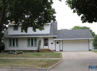 710 N McKenzie St, Luverne, MN 56156