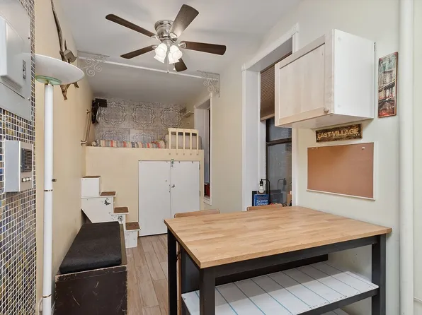 206 E 7th St APT 1, Manhattan, NY 10009