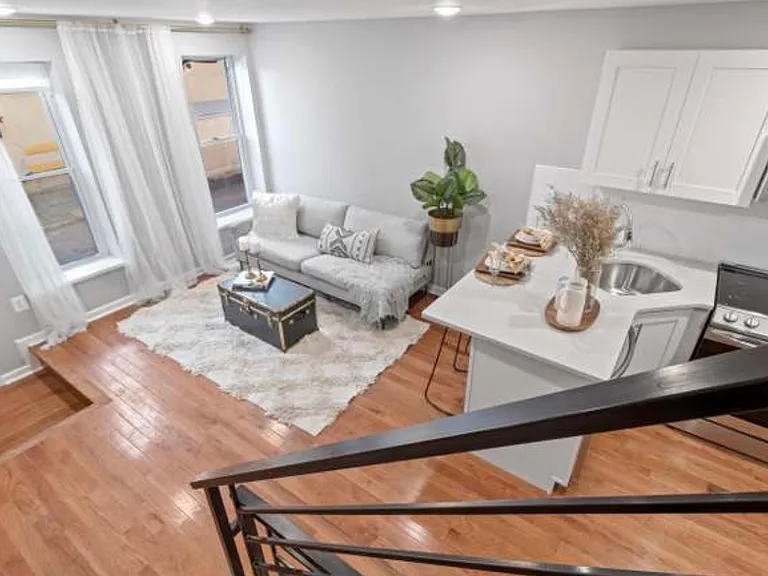 2231 Fernon St — Photo 3