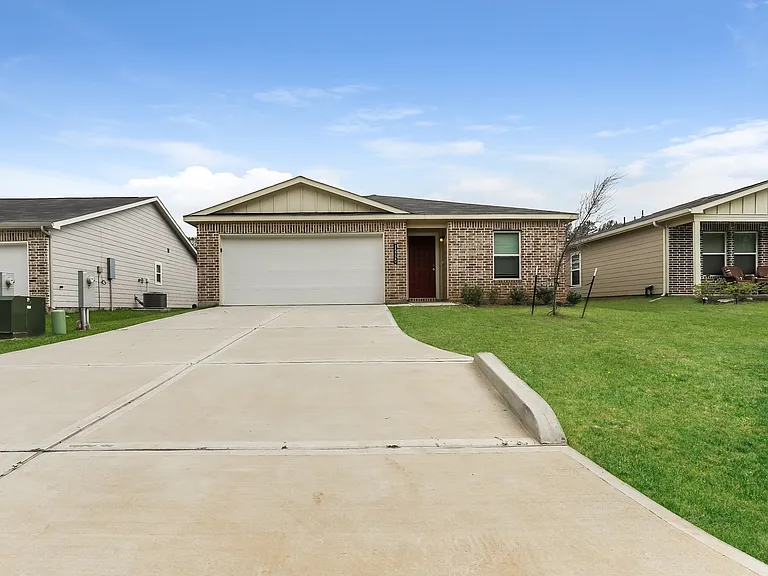 15720 Del Norte Dr — Photo 1