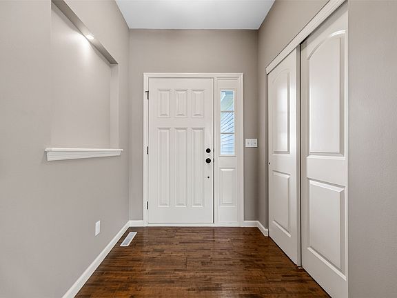 3rd image of 2405 Bridlewood Ct