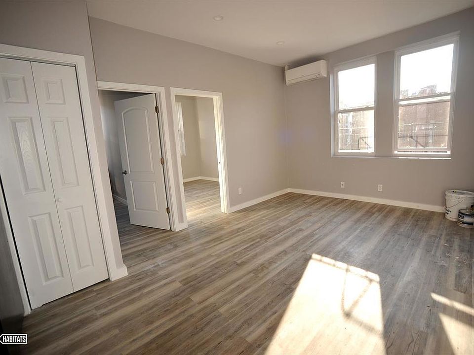 1st image of 3001 Broadway Ste 1