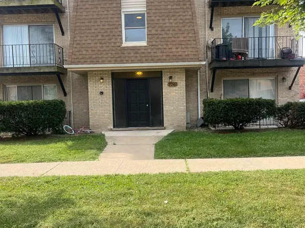 7041 99th St #3W, Chicago Ridge, IL 60415