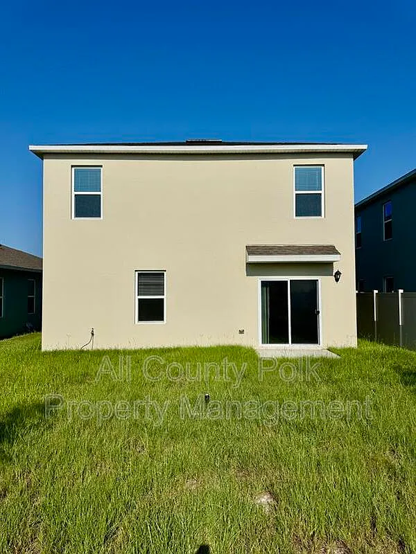 5 bed, 3.0 bath, 2522 sqft, $2,595 — Photo 3