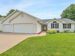 1409 E Keystone Ln, Appleton, WI 54913