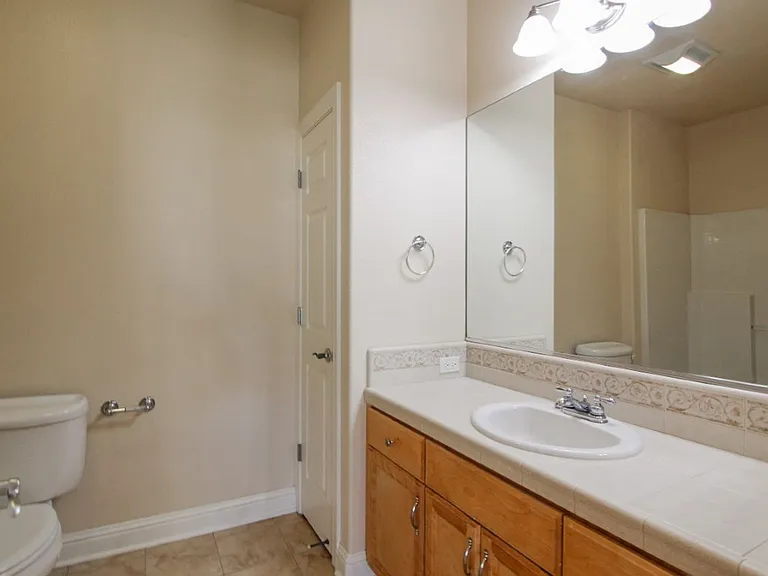 620 San Gabriel St — Photo 21