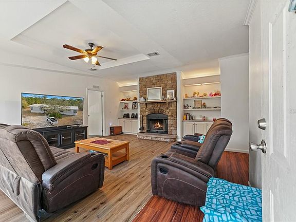 3rd image of 137 Franklin Ave