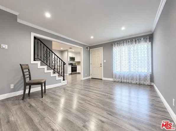 7300 Lennox Ave Unit J11, Los Angeles, CA 91405
