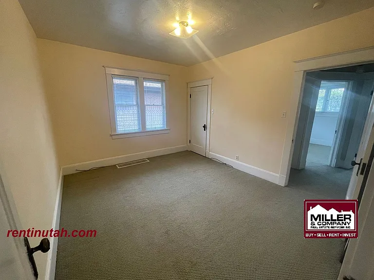 1560 E Garfield Ave — Photo 6