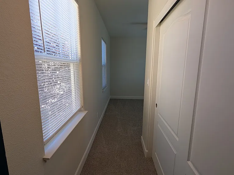 208 Yellow Rose Cir — Photo 23