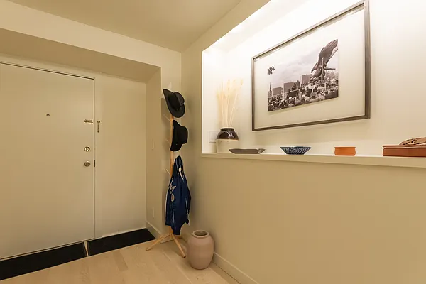 Rented by Batra Group Inc | media 25