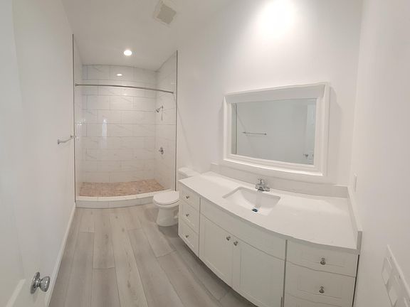 4th image of 8802 1/2 Sandlock St
